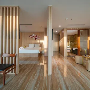 ***** Hotel Emerald Bay & Vietnam